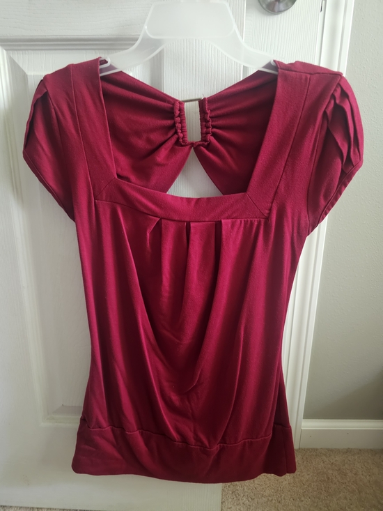 J.T.B Tops - Junior’s Short Sleeve Twist-Back Top in Deep Red